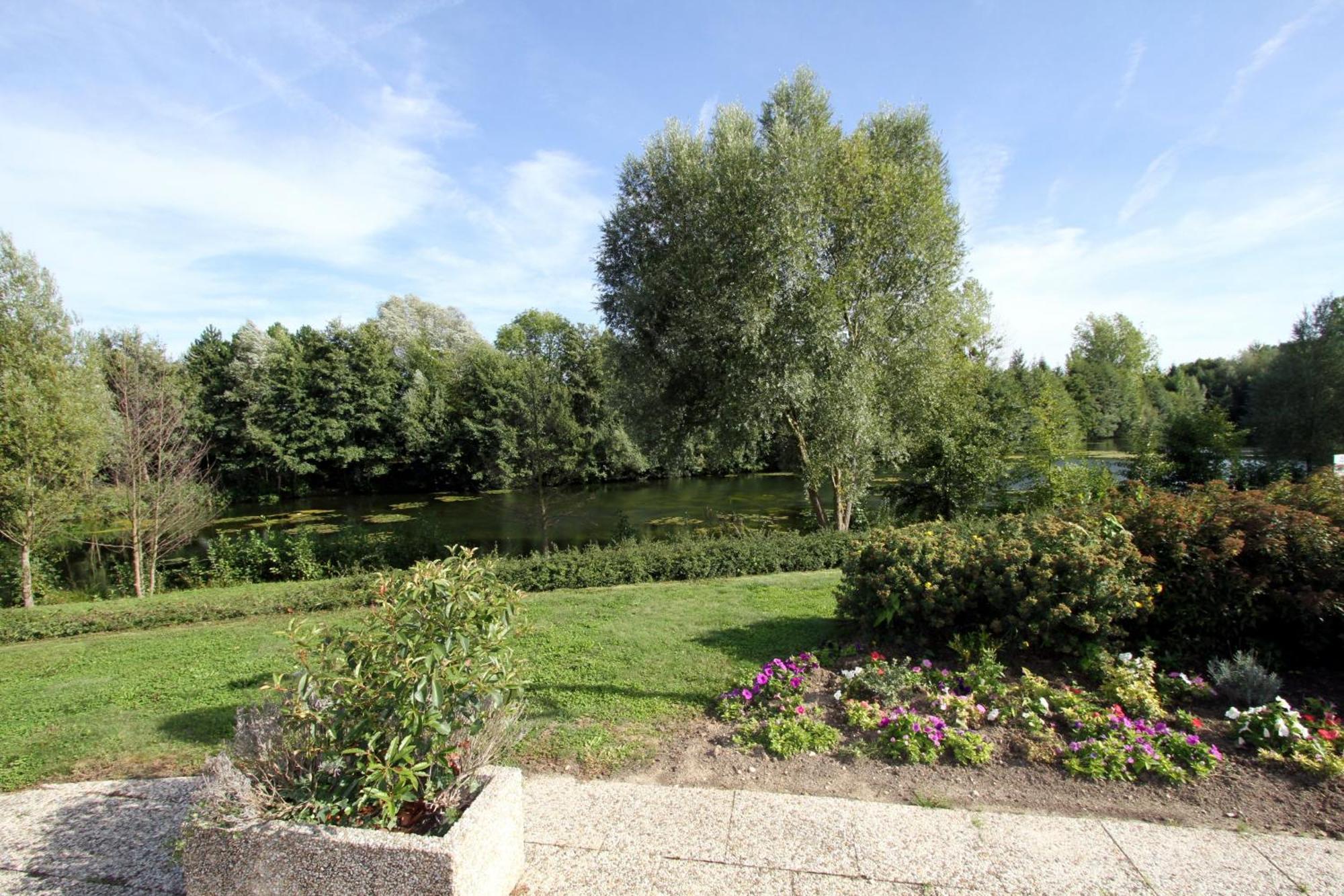 Ibis Chateau-Thierry Essomes-sur-Marne Εξωτερικό φωτογραφία
